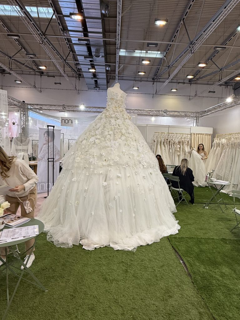 www.brautoutlet-warendorf - noni - EBW 2026 in Essen